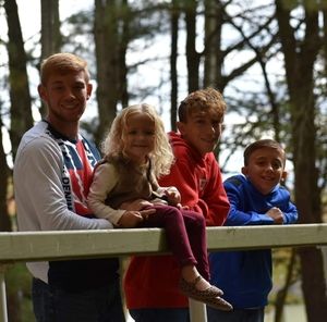 Meet your Posher, Tom